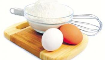 eggs and cooking tools